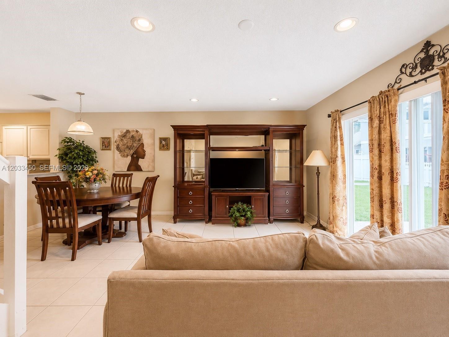 532 NW 208th Ter, Pembroke Pines FL 33029 photo 4