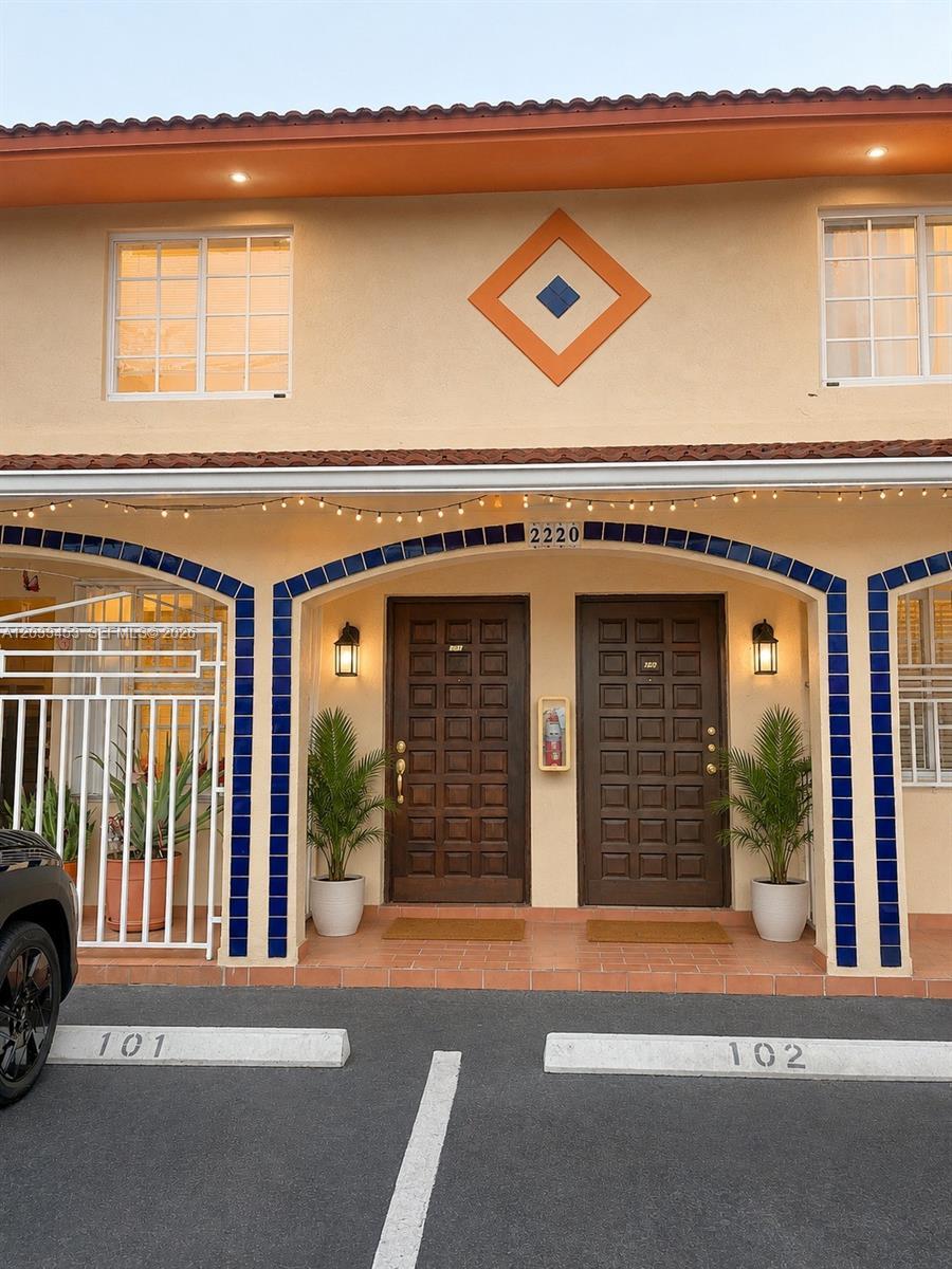 2220 W 74th St # 16, Hialeah FL 33016 photo 2