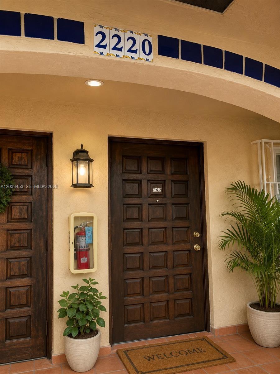 2220 W 74th St # 16, Hialeah FL 33016