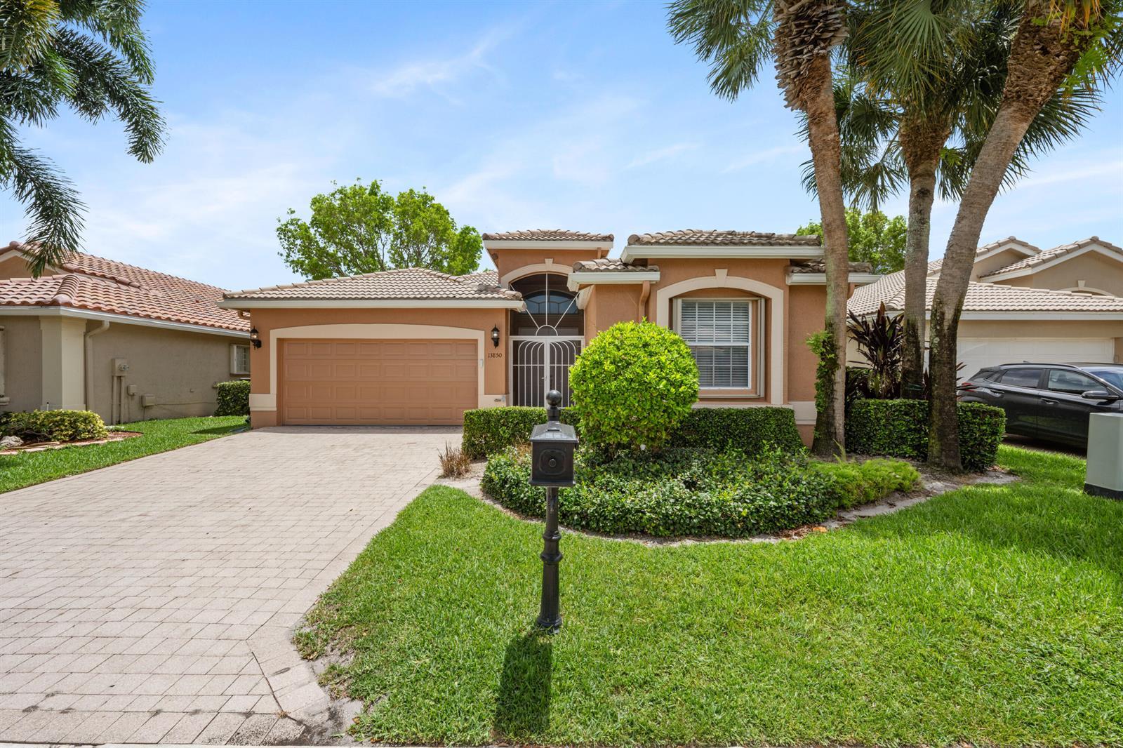 13850 Vía Vittoria, Delray Beach FL 33446 photo 2