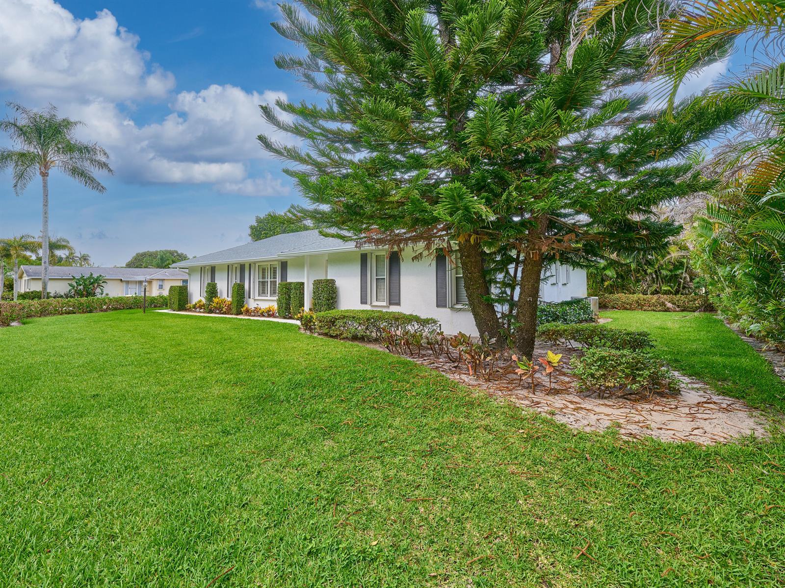 9901 SE Little Club Way N, Tequesta FL 33469 photo 3