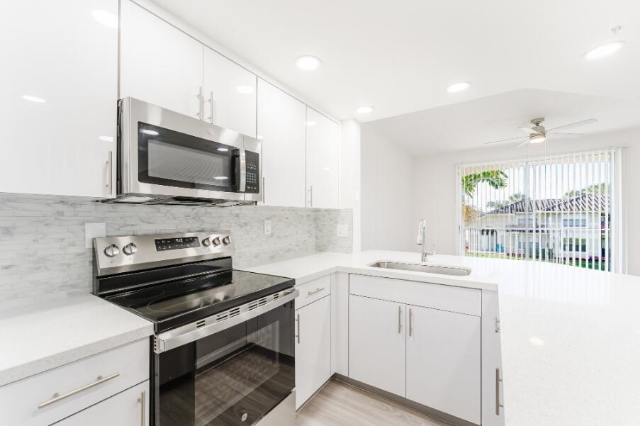 20889 St Andrews Boulevard, Boca Raton FL 33433 photo 4