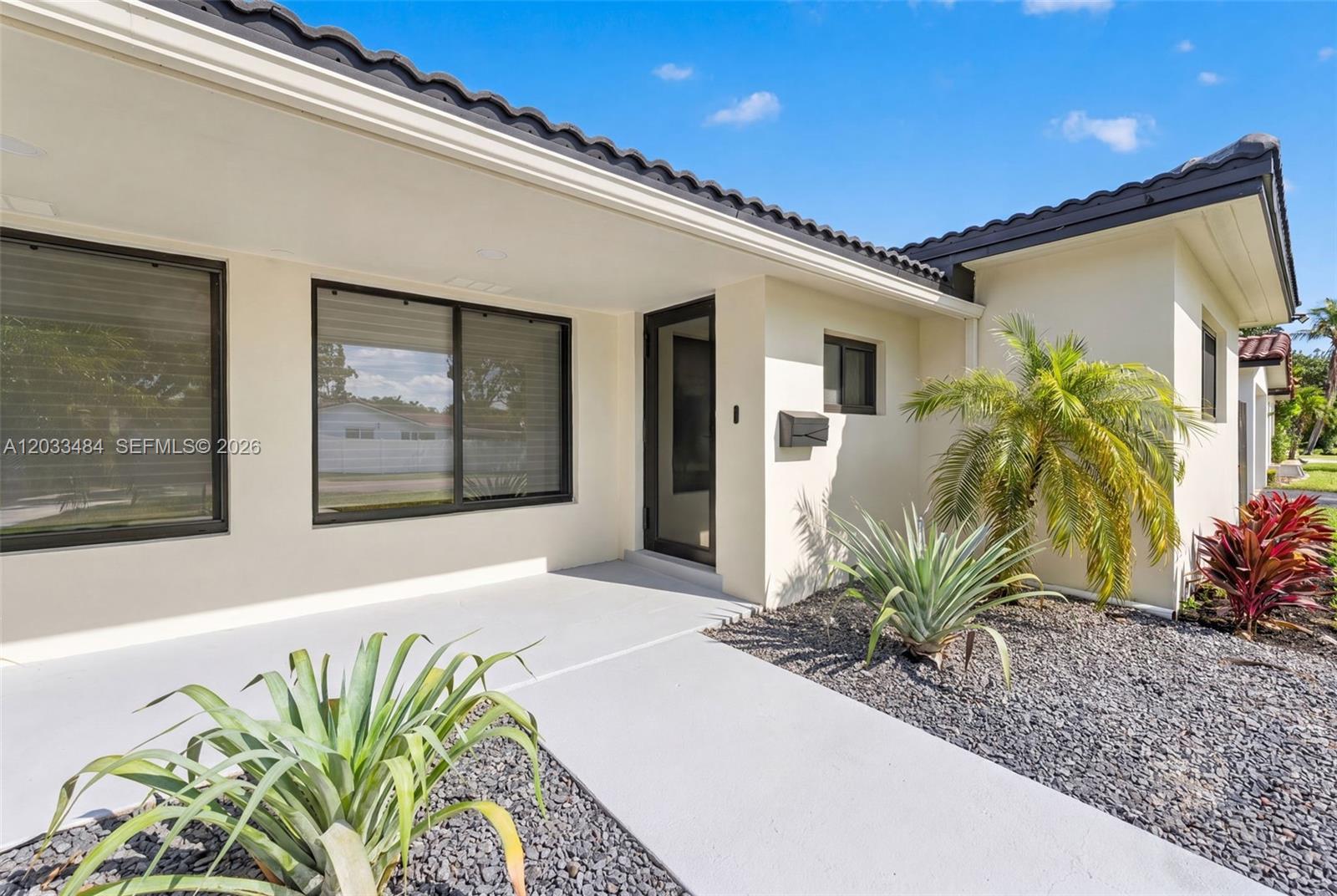 407 S Highland Dr, Hollywood FL 33021 photo 3