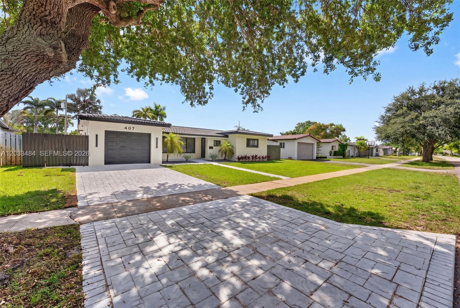 407 S Highland Dr, Hollywood FL 33021 photo 4