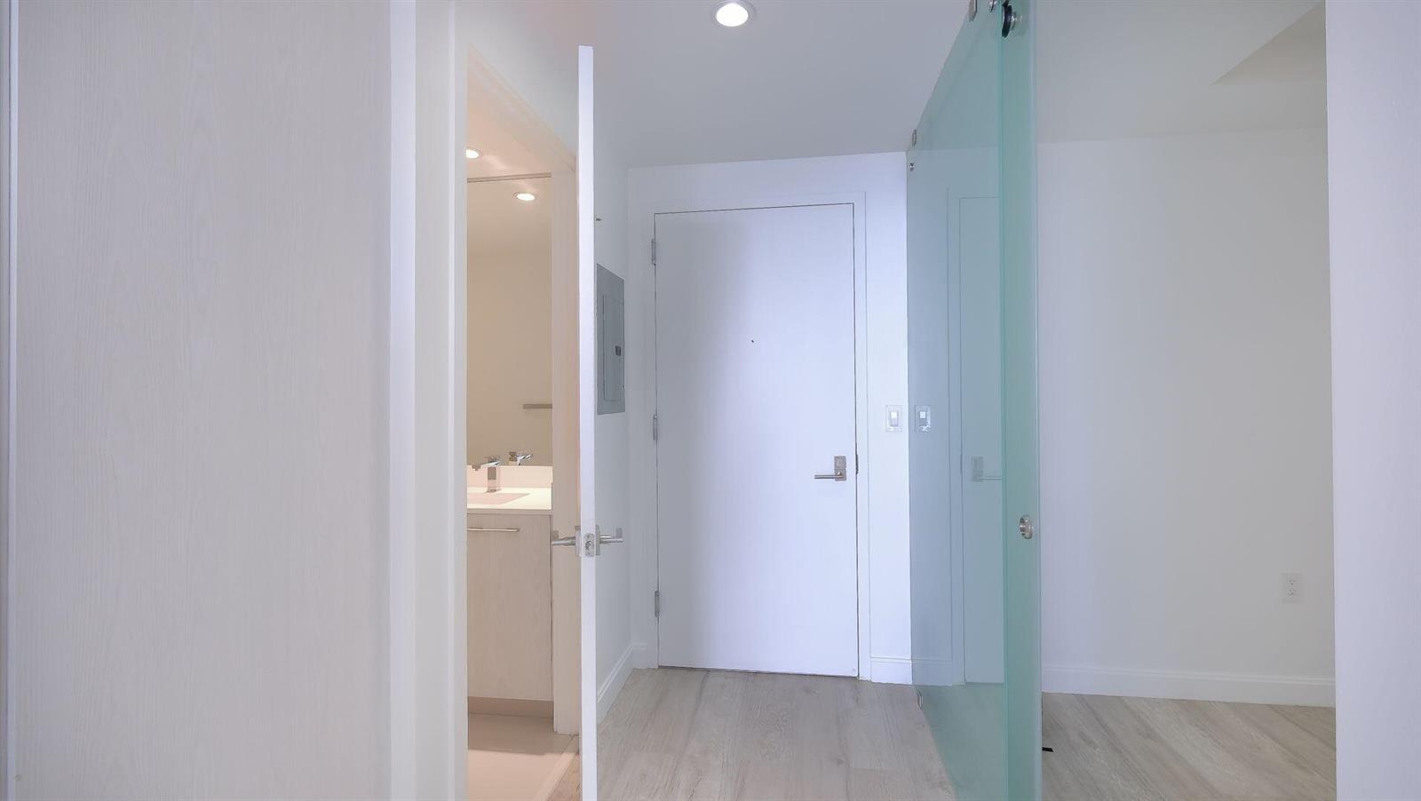 45 SW 9th Street # 2502, Miami FL 33130