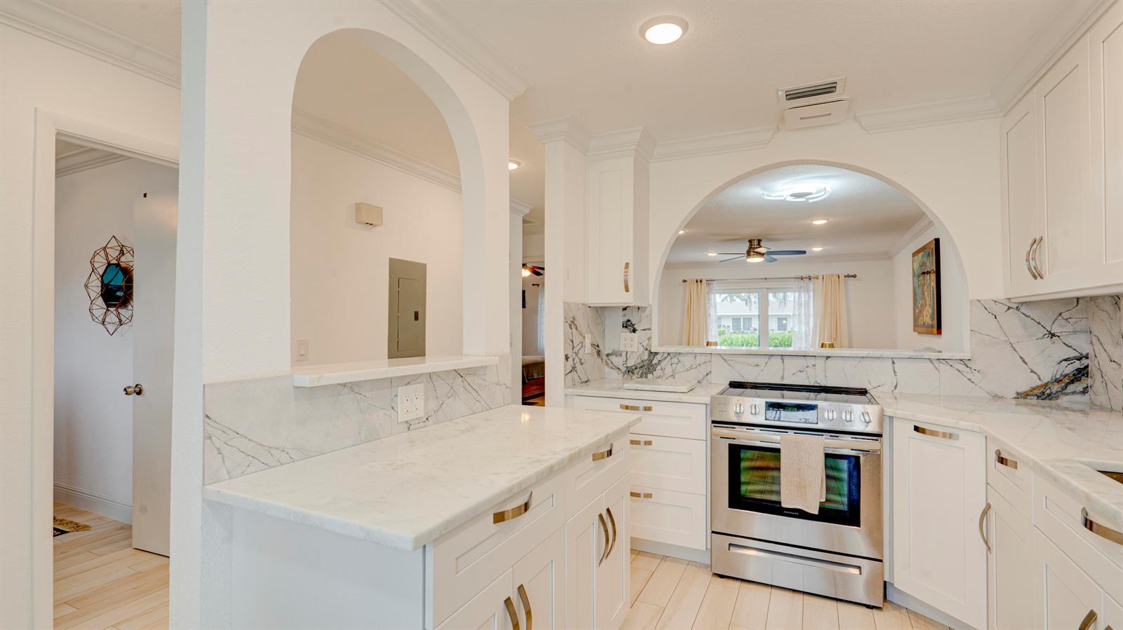 8638 Bella Vista Drive, Boca Raton FL 33433 photo 5