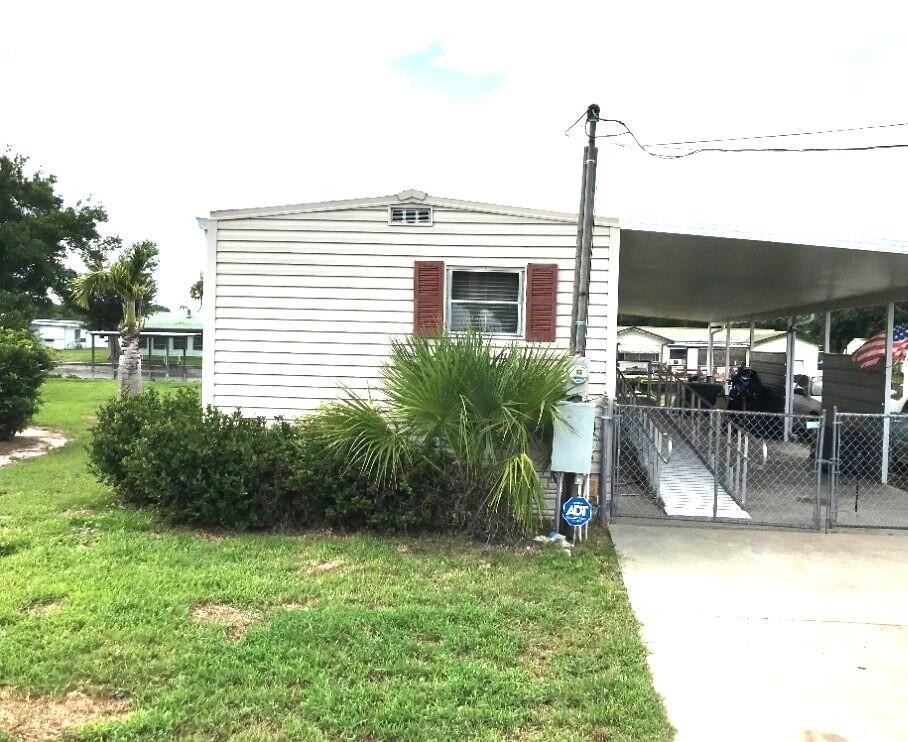 1040 24th Street, Okeechobee FL 34974 photo 2