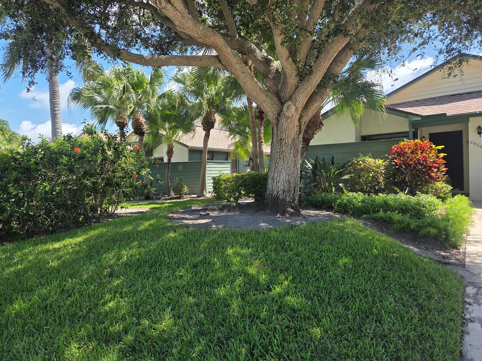 6856 SE Bunker Hill Drive, Hobe Sound FL 33455 photo 2