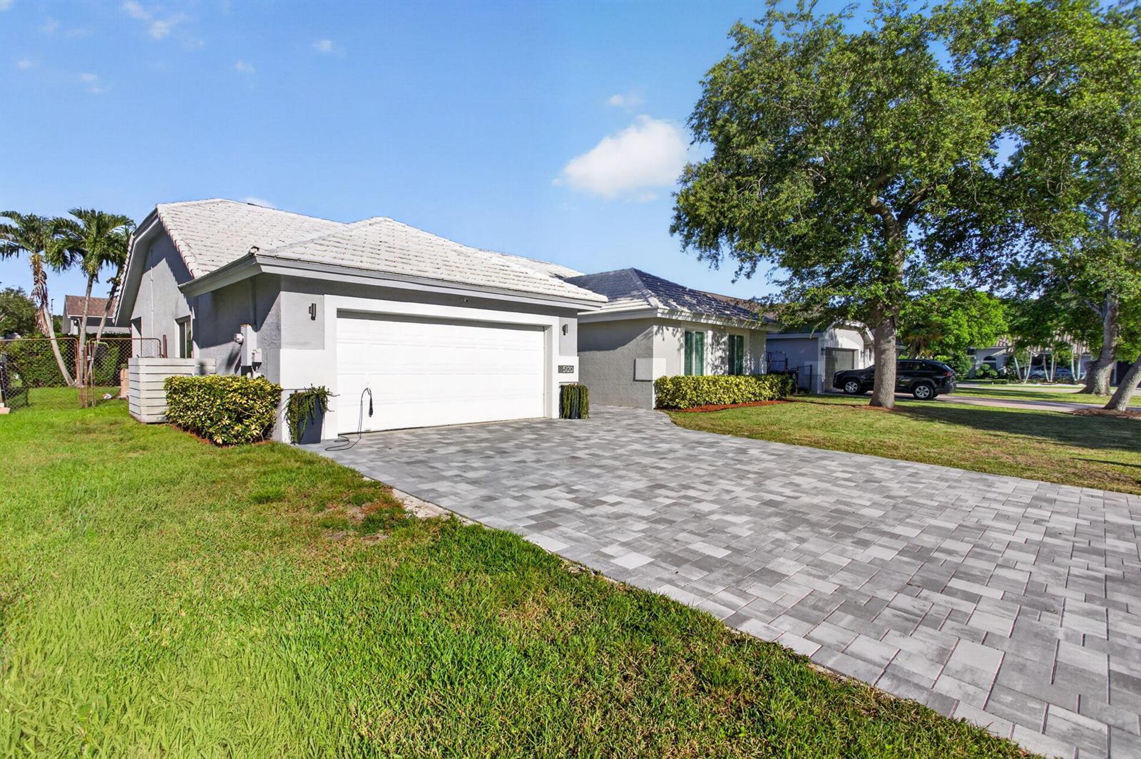 5120 NW 43rd Terrace, Coconut Creek FL 33073 photo 3