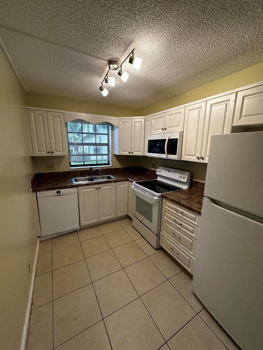 321 Olivewood Place # 121, Boca Raton FL 33431 photo 3