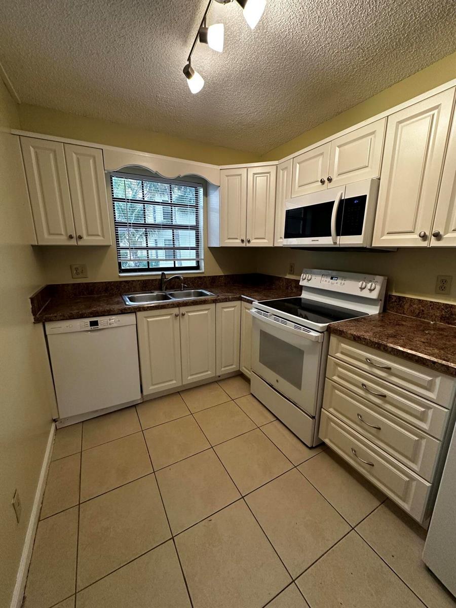 321 Olivewood Place # 121, Boca Raton FL 33431 photo 4