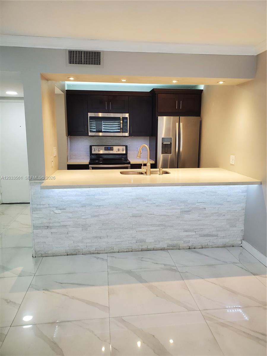 8160 Geneva Ct # 303, Doral FL 33166 photo 5