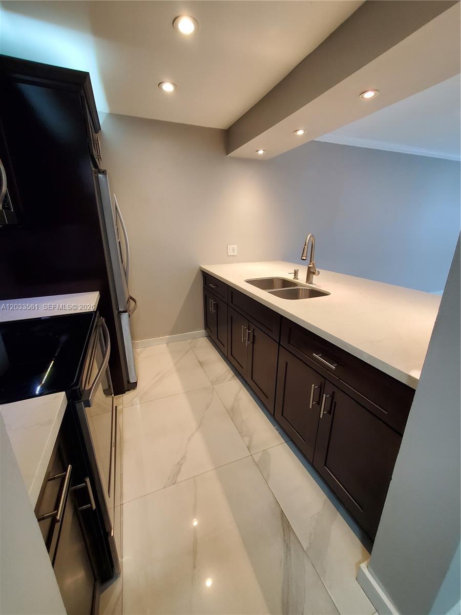 8160 Geneva Ct # 303, Doral FL 33166 photo 4