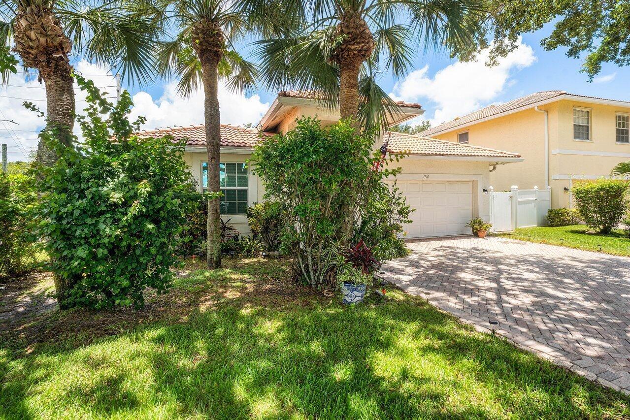 136 Hidden Hollow Terrace, Palm Beach Gardens FL 33418 photo 3