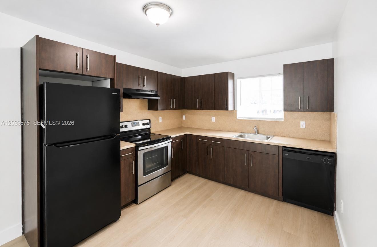 13 S Royal Poinciana Blvd # 24, Miami Springs FL 33166