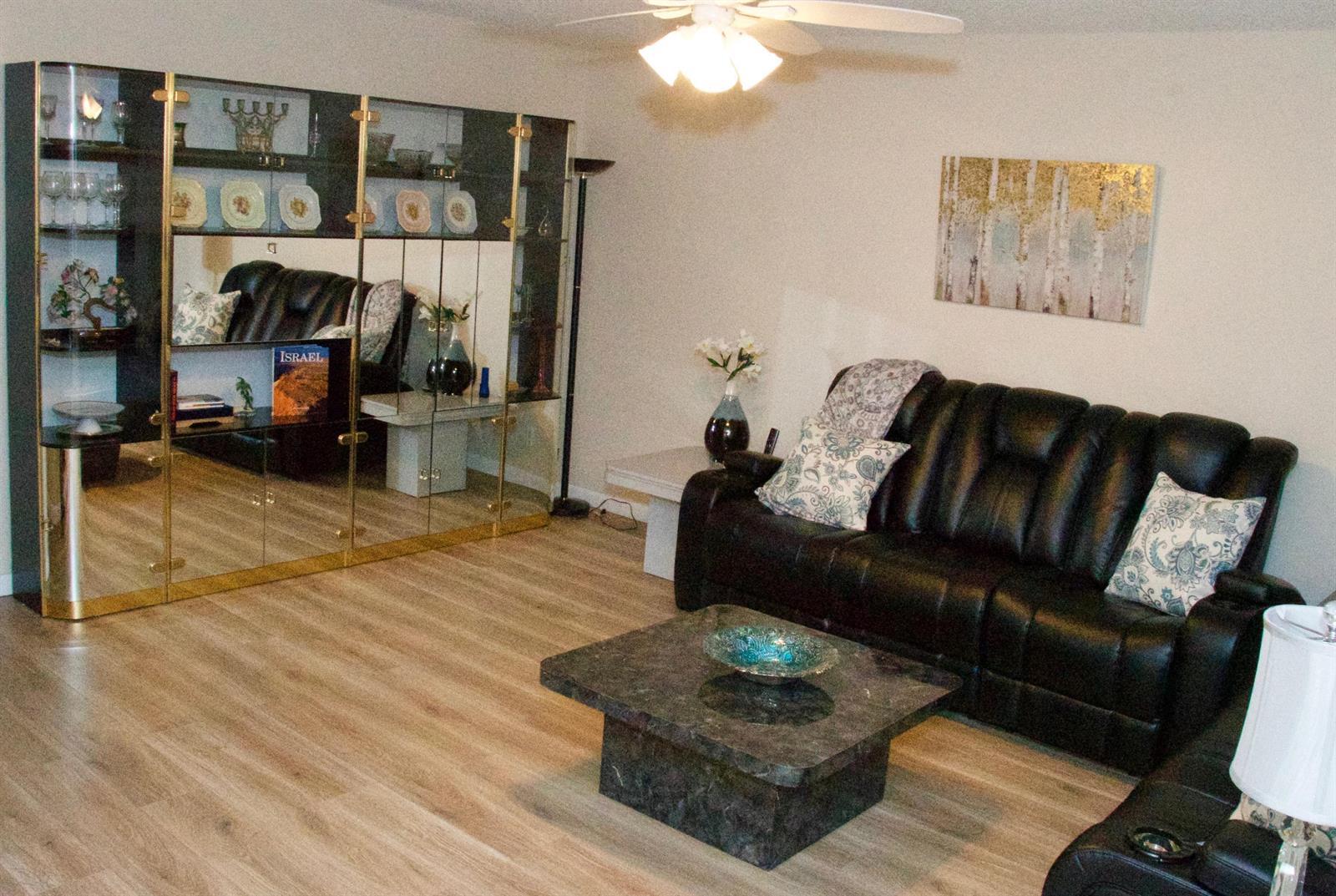 133 Flanders C, Delray Beach FL 33484 photo 4