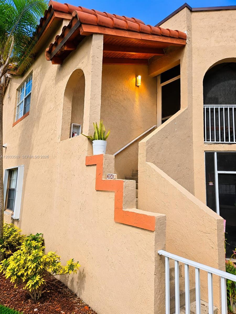 301 SW 86th Ave # 204, Pembroke Pines FL 33025 photo 2