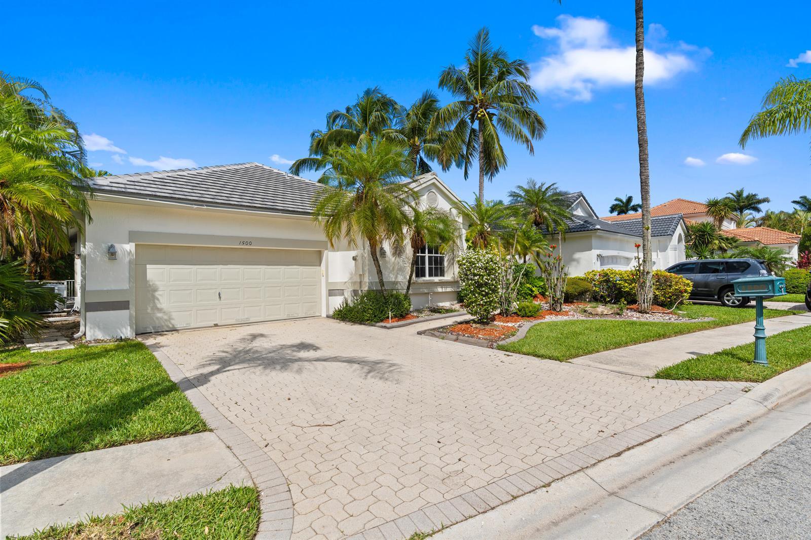 1500 Lacosta Drive W, Pembroke Pines FL 33027