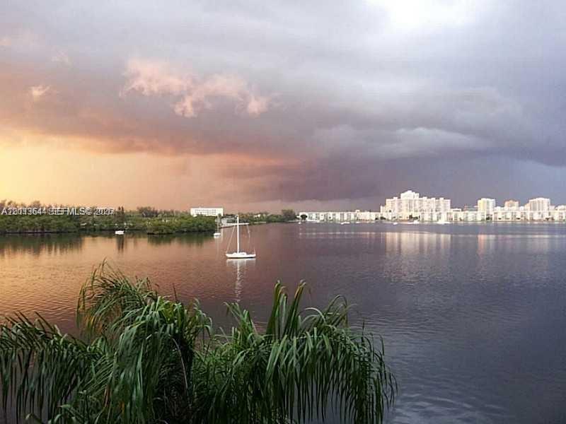 16546 NE 26th Ave # 4C, North Miami Beach FL 33160 photo 2