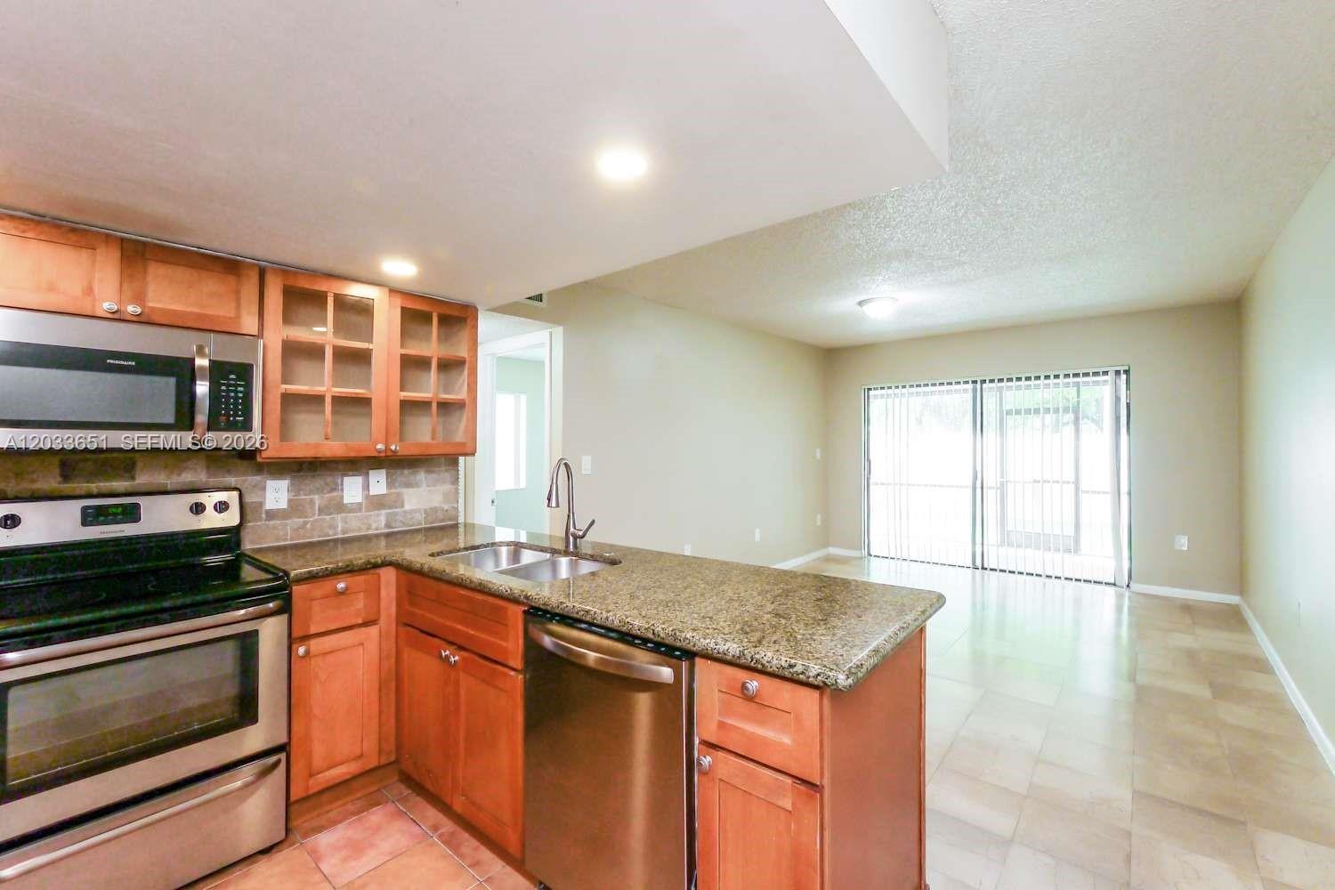 Miami, FL 33193 photo 5