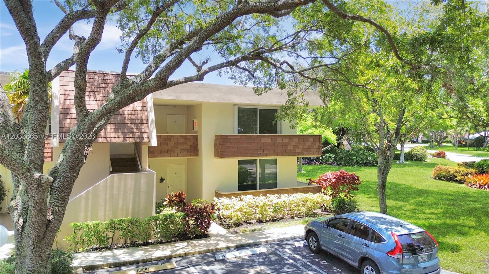 3641 Oaks Clubhouse Dr # 201, Pompano Beach FL 33069 photo 2
