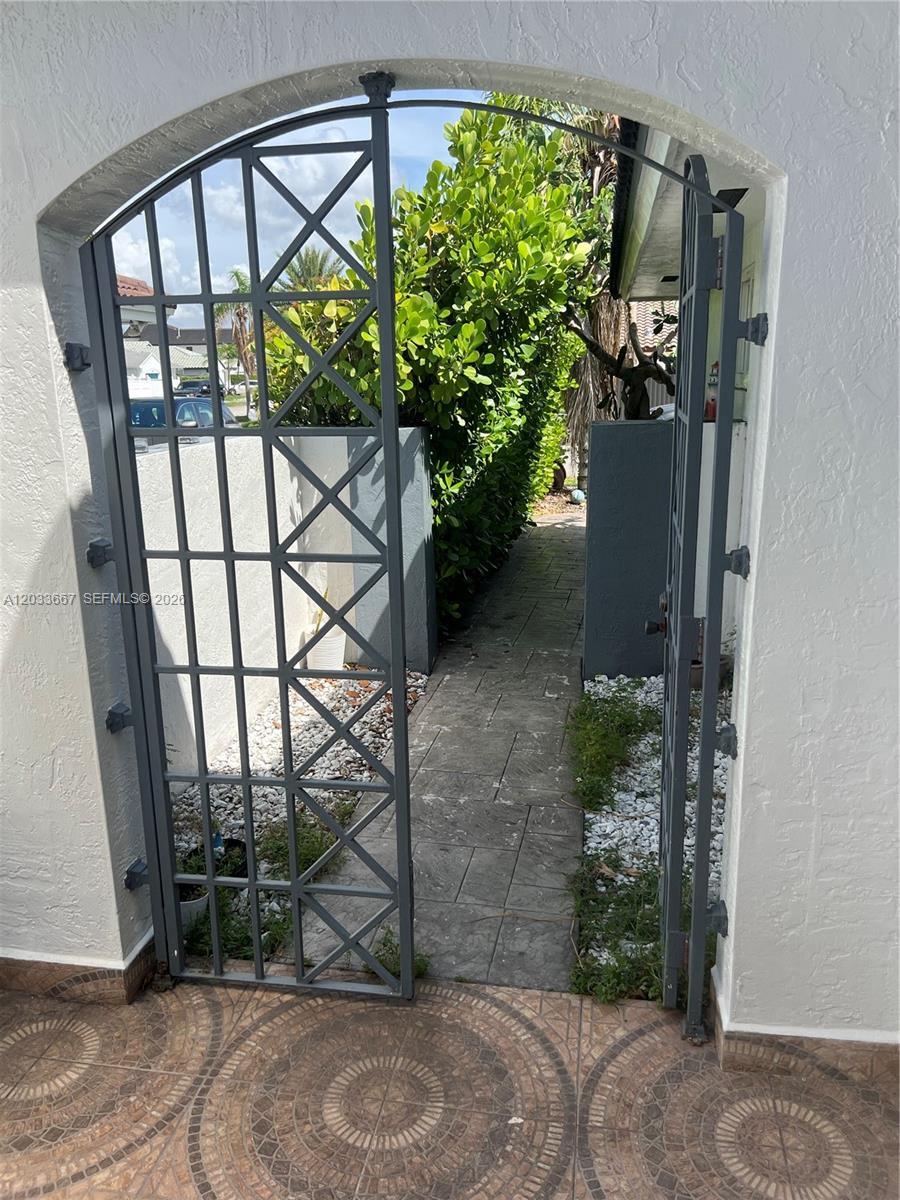 5861 SW 149th Ct, Miami FL 33193 photo 3