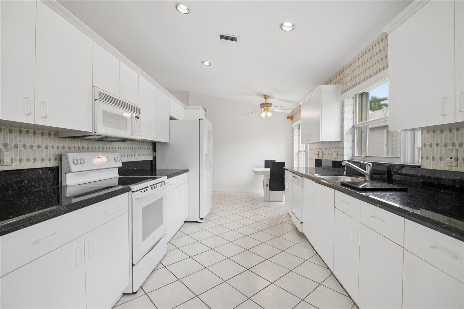 10884 Royal Caribbean Circle, Boynton Beach FL 33437 photo 5