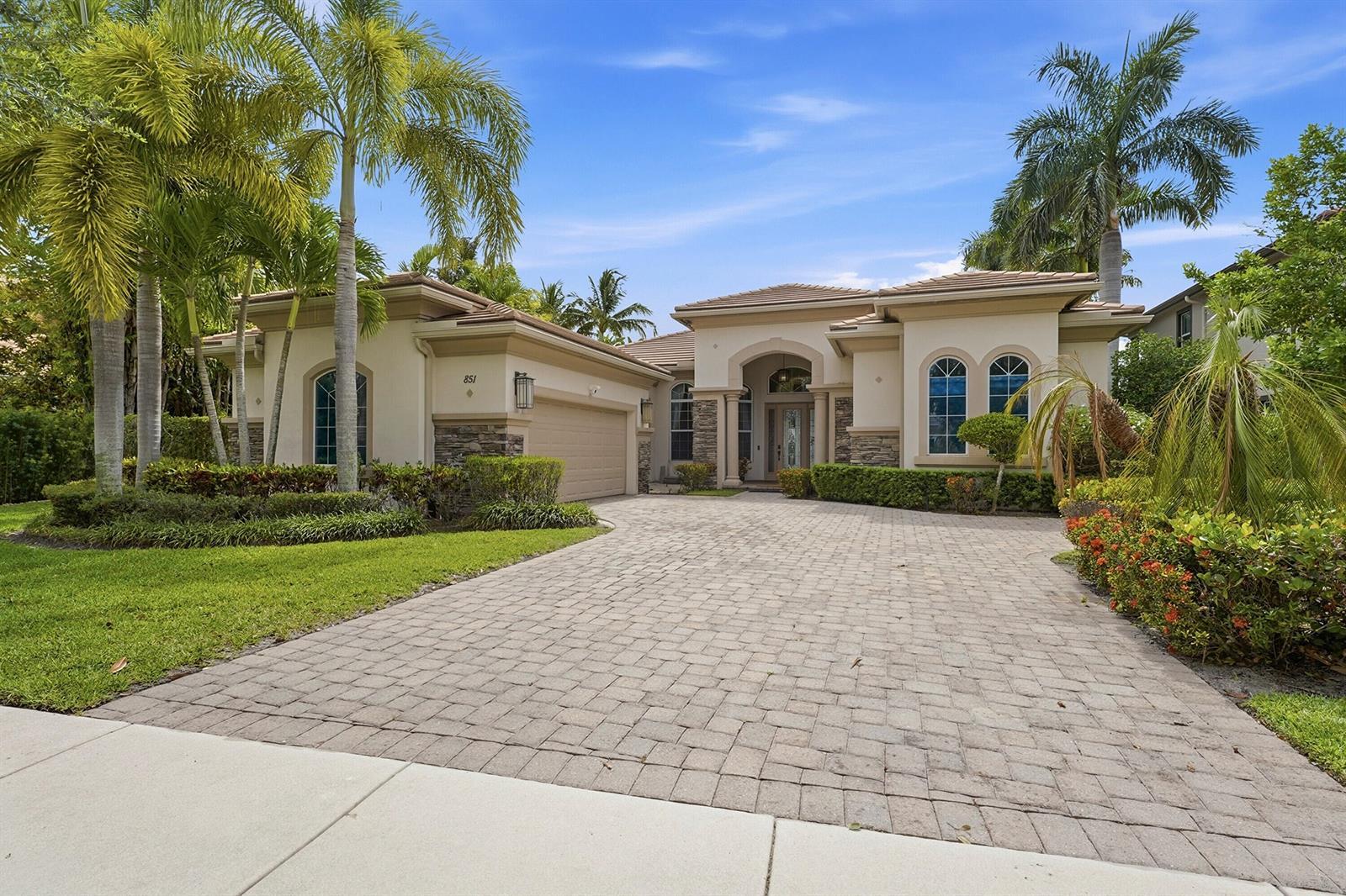 851 Edgebrook Lane, West Palm Beach FL 33411