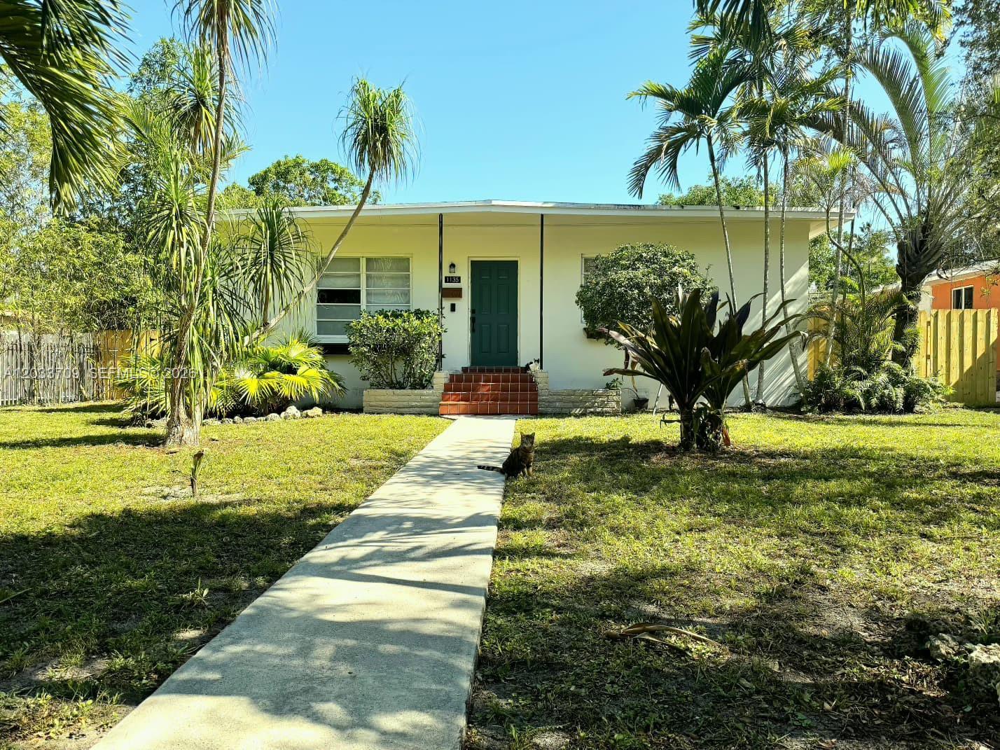 1135 NE 133 rd St, North Miami FL 33161 photo 2