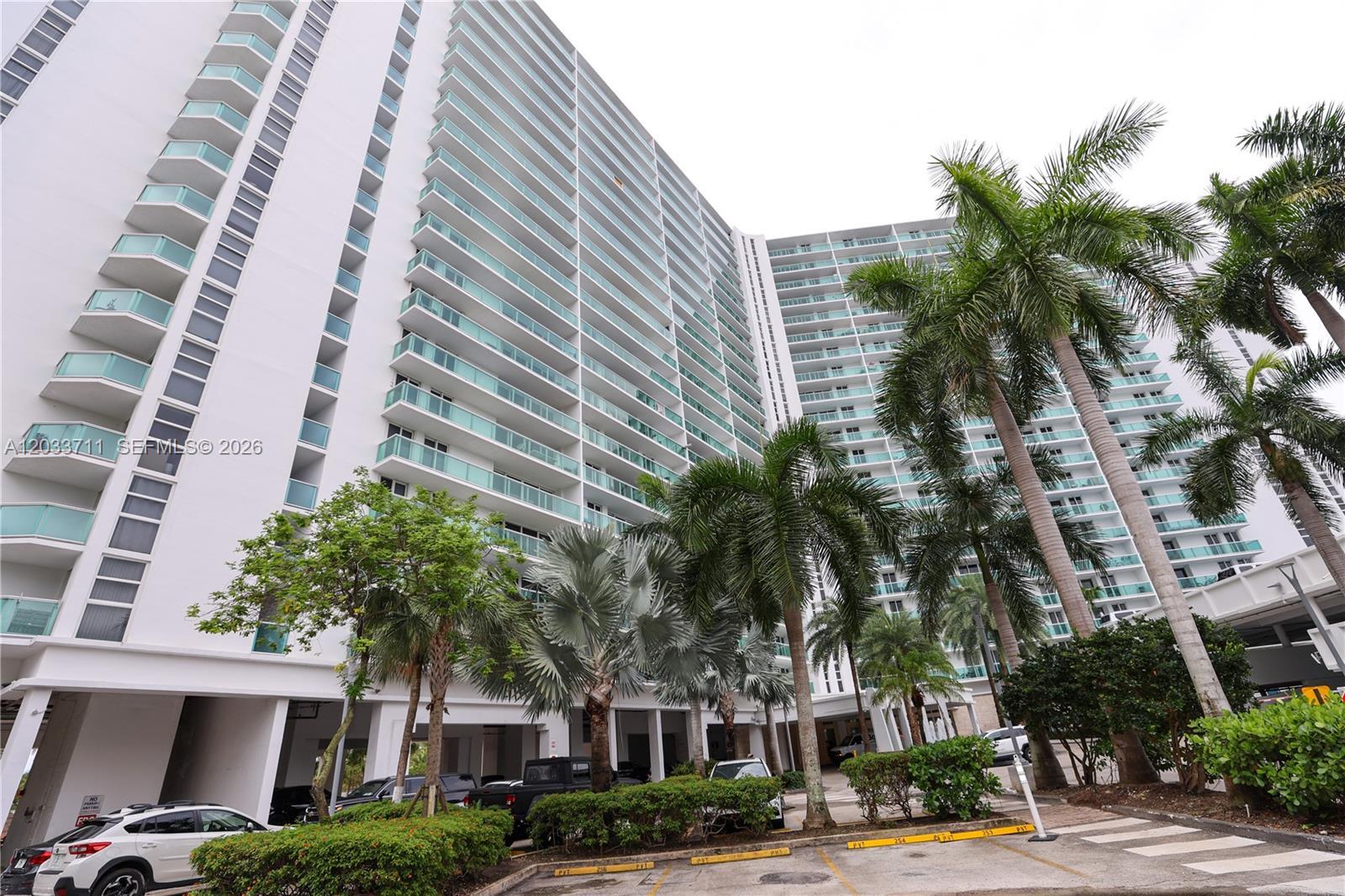 100 Bayview Dr # 527, Sunny Isles Beach FL 33160 photo 3