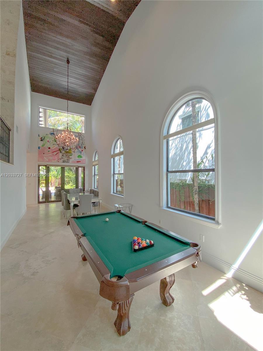 2561 Trapp Ave, Miami FL 33133 photo 3