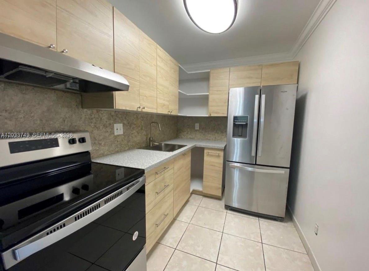 8421 NW 8th St # 203, Miami FL 33126 photo 4