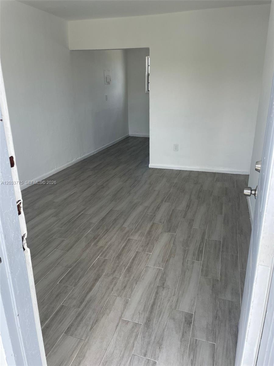 1261 NW 59th St # 14, Miami FL 33142 photo 2