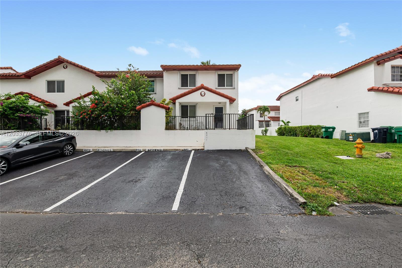 8411 SW 208th Ter, Cutler Bay FL 33189 photo 2