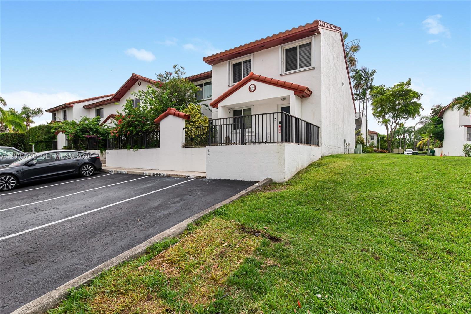 8411 SW 208th Ter, Cutler Bay FL 33189 photo 3