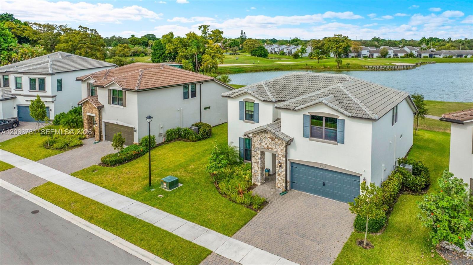 7700 NW 84th Ln, Tamarac FL 33321 photo 3