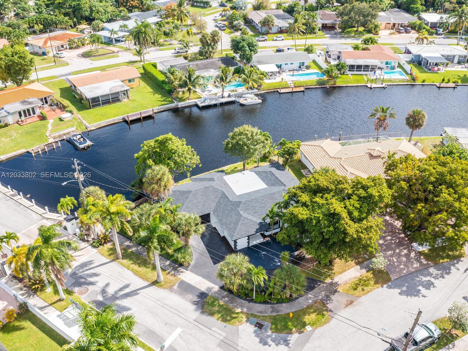 2856 NW 10th Ave, Wilton Manors FL 33311 photo 2