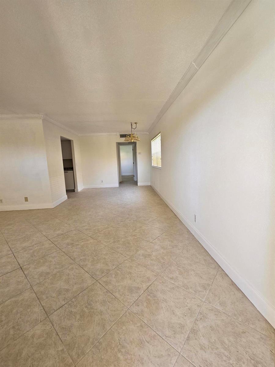 211 E Saxony Lane # 211, Delray Beach FL 33446 photo 3