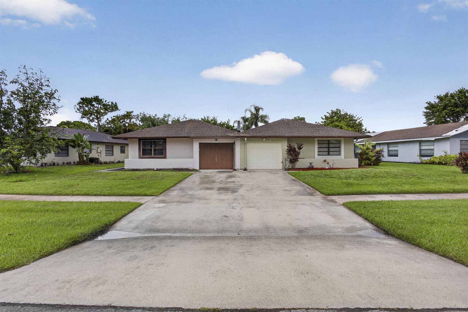 4893 Palm Hill Drive, West Palm Beach FL 33415 photo 2