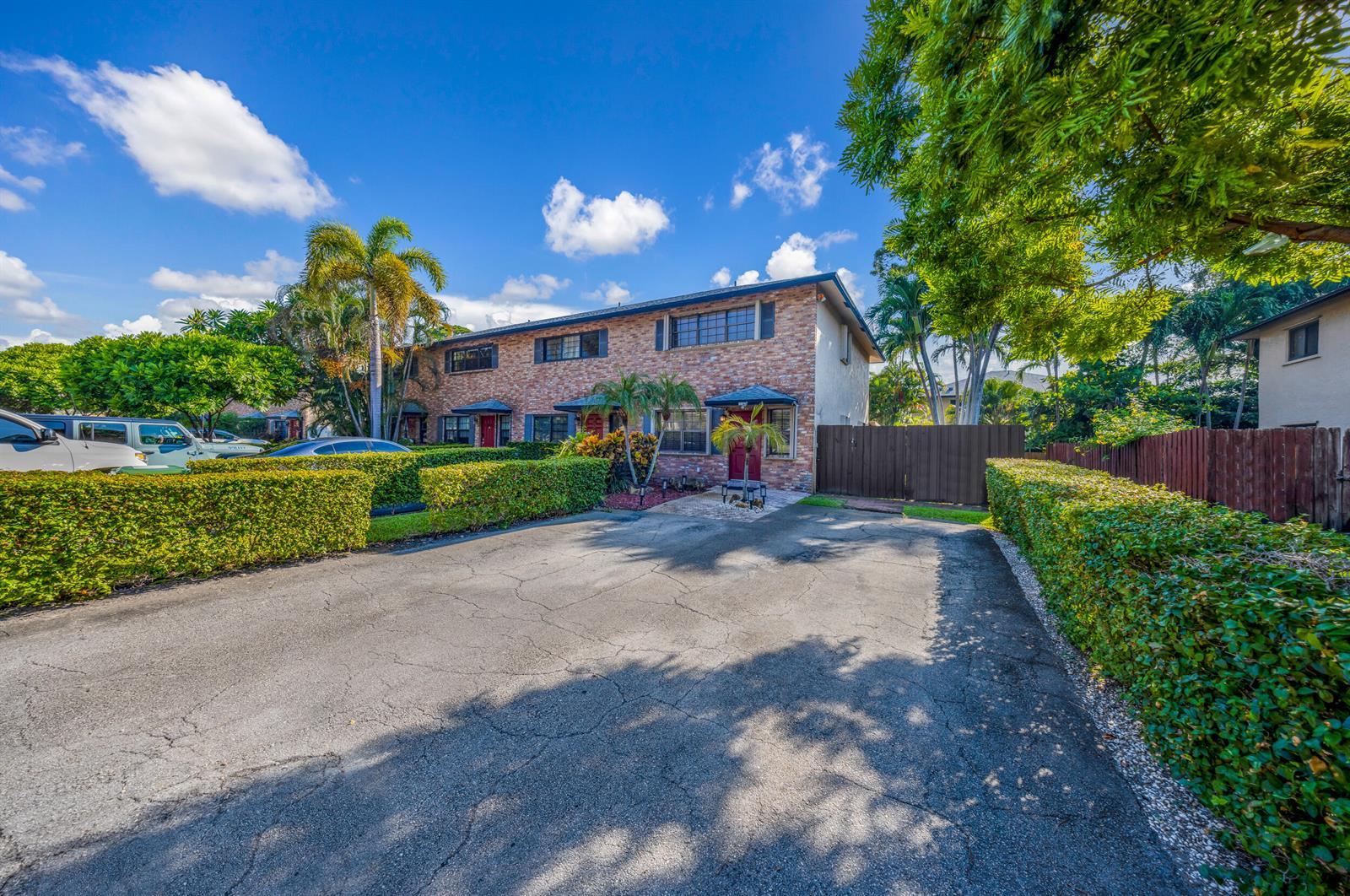 2124 NE 9th Avenue, Wilton Manors FL 33305 photo 3