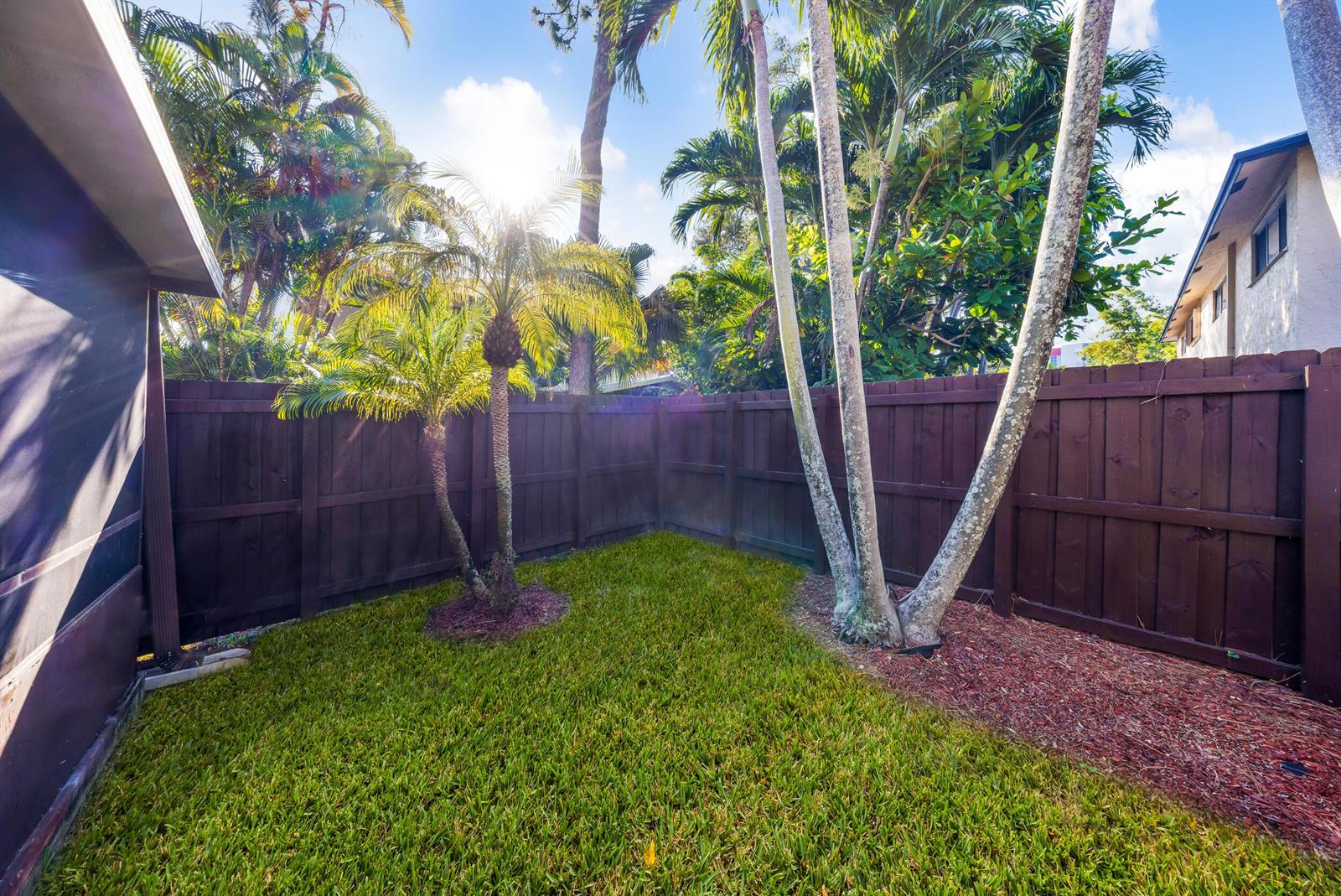 2124 NE 9th Avenue, Wilton Manors FL 33305 photo 4