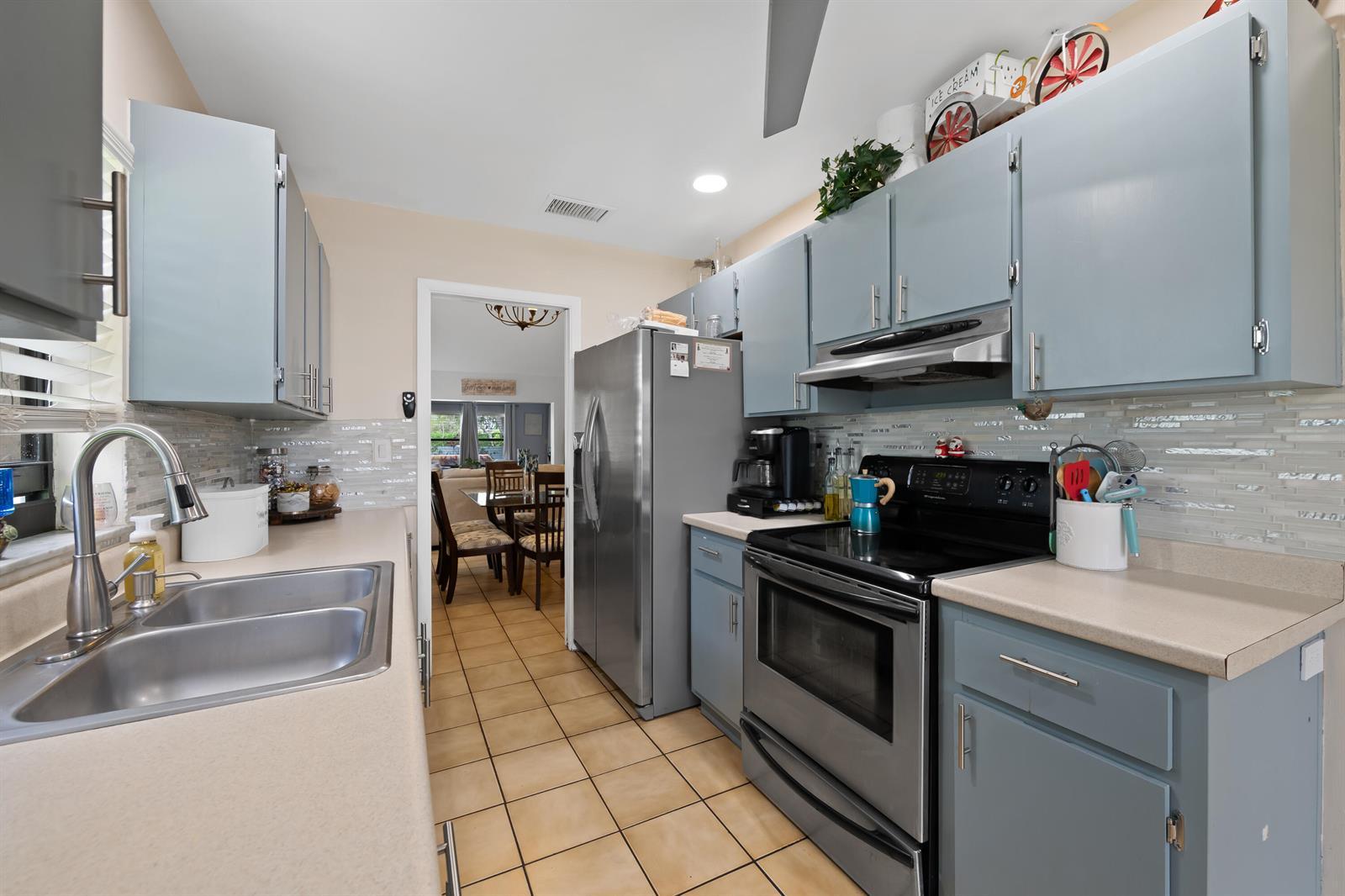 8108 NW 100th Way, Tamarac FL 33321 photo 4