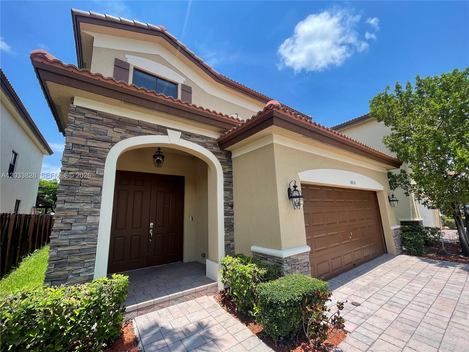 8858 NW 101st Pl, Doral FL 33178 photo 2