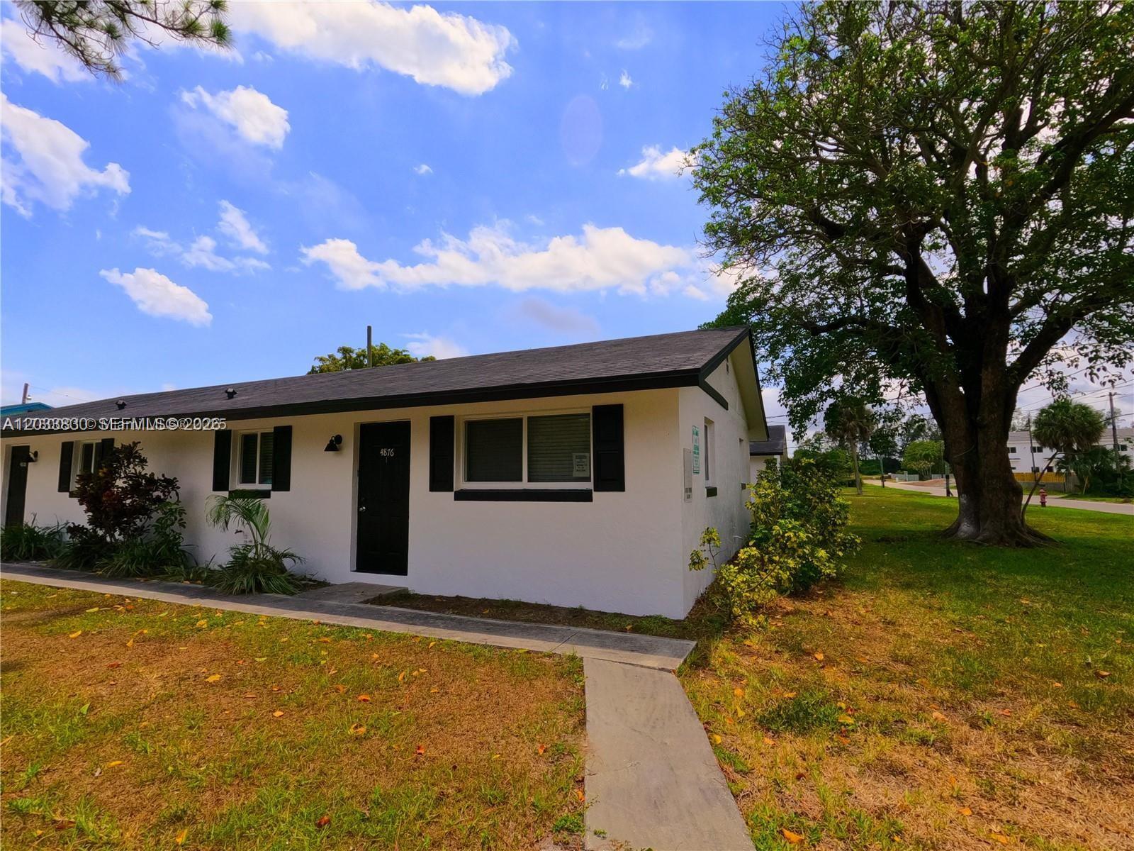 4938 Serafica Dr # 14, Lake Worth FL 33461 photo 2