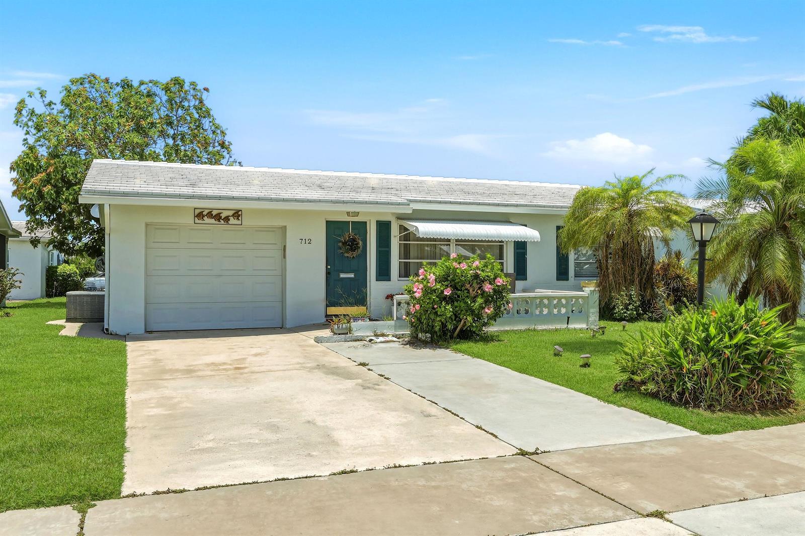 712 SW 18th Street, Boynton Beach FL 33426