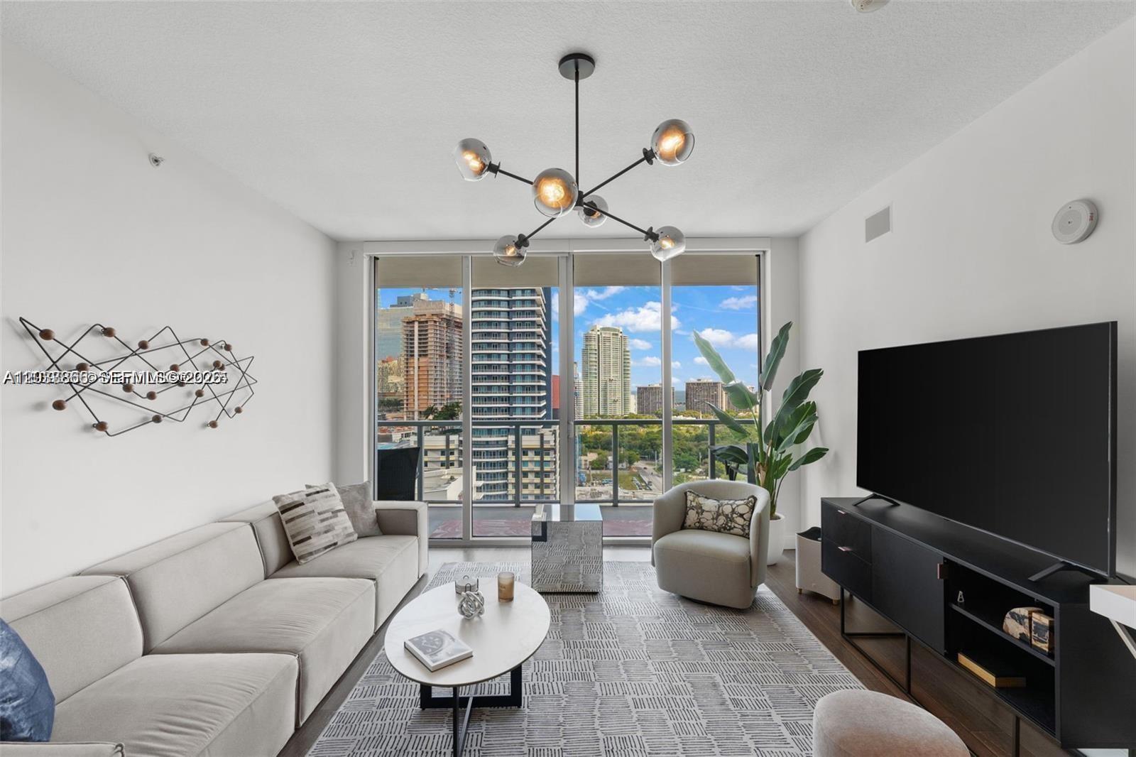 79 SW 12th St, Miami FL 33130 photo 2
