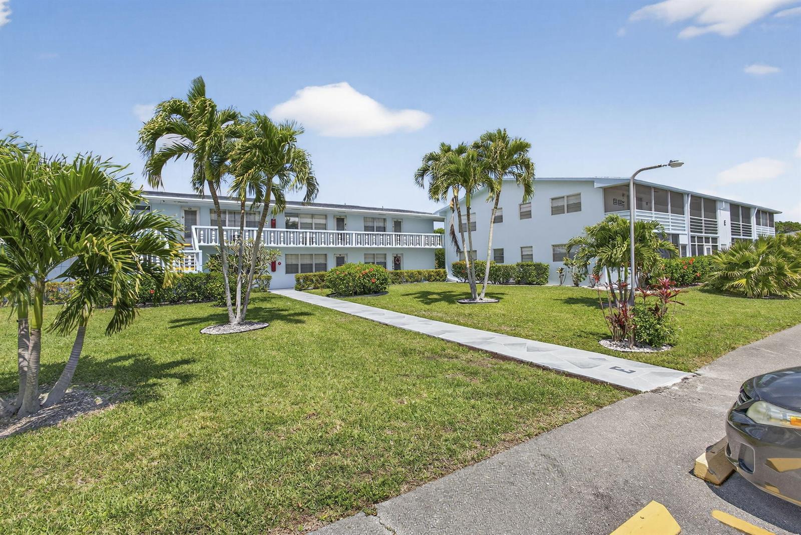 106 E Camden E, West Palm Beach FL 33417