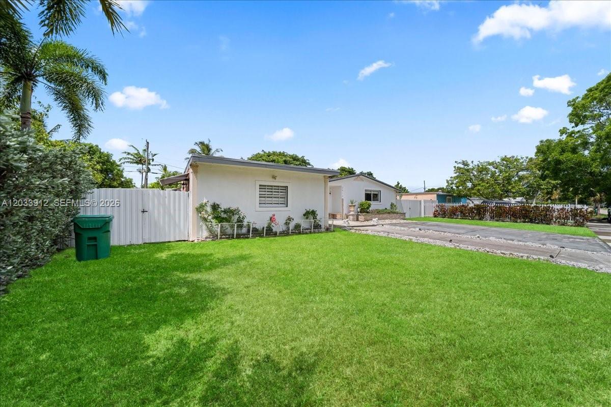 9915 Santos Dr, Cutler Bay FL 33189 photo 2