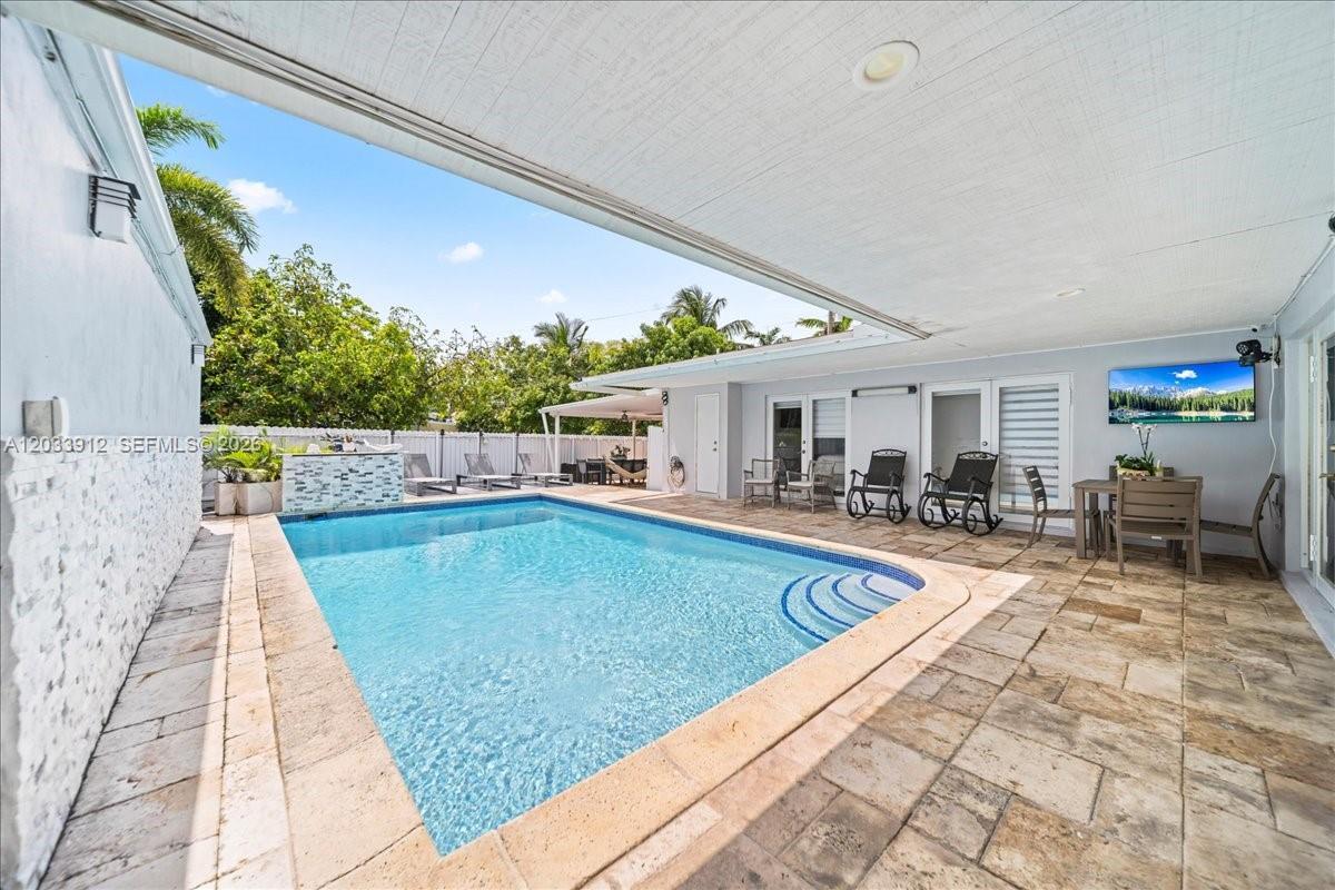 9915 Santos Dr, Cutler Bay FL 33189 photo 3