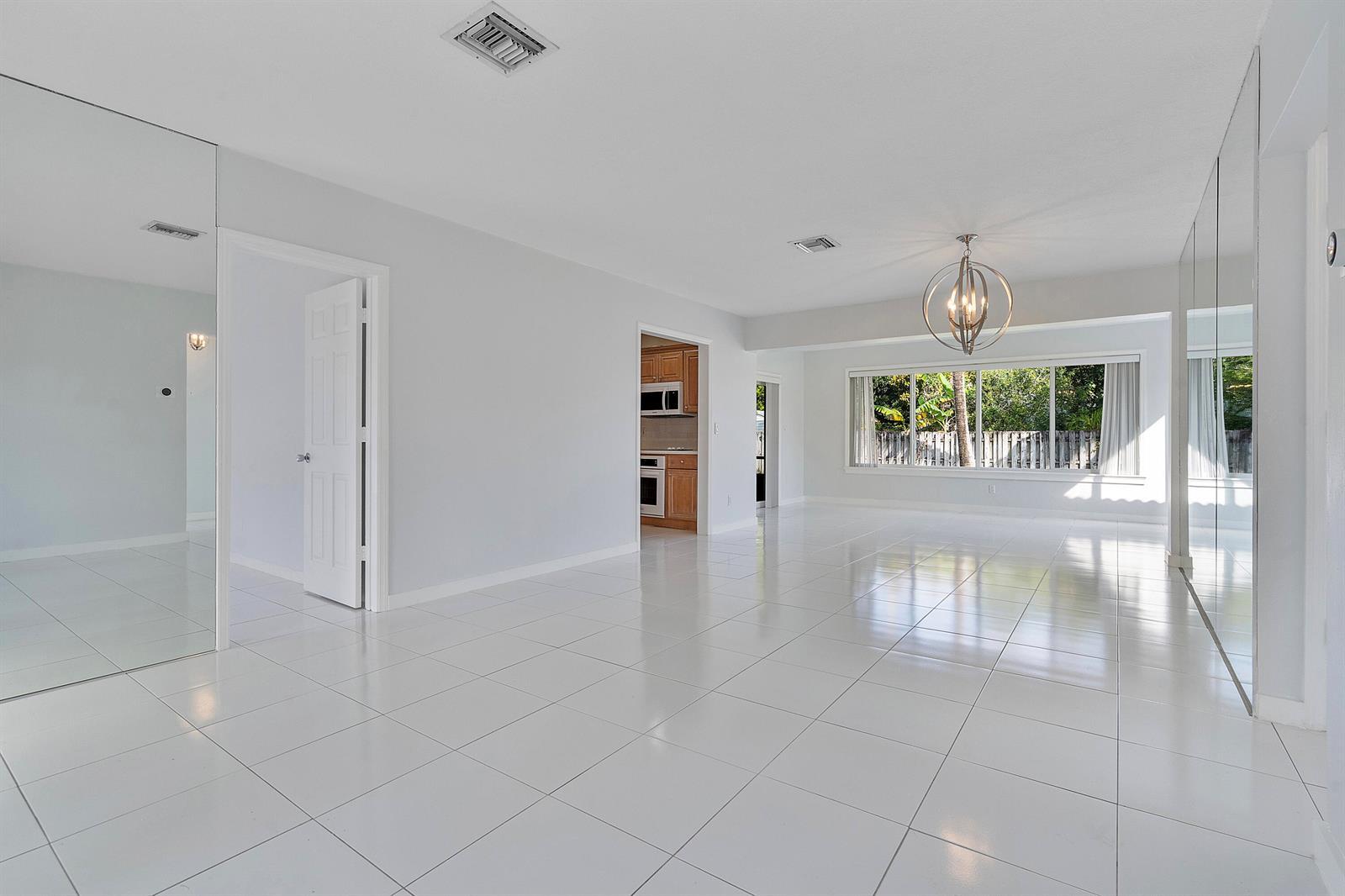 2475 NE 214th Street, Aventura FL 33180 photo 5